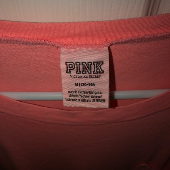 VS pink shirt - Picture 2 of 2
